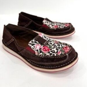 Ariat Cruiser Black /Red Aztec Print Suede
Leather Shoes